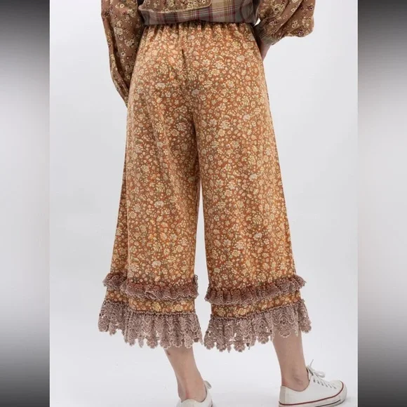 Floral Lace Trim Wide-Leg Bloomers - Picture 5 of 8